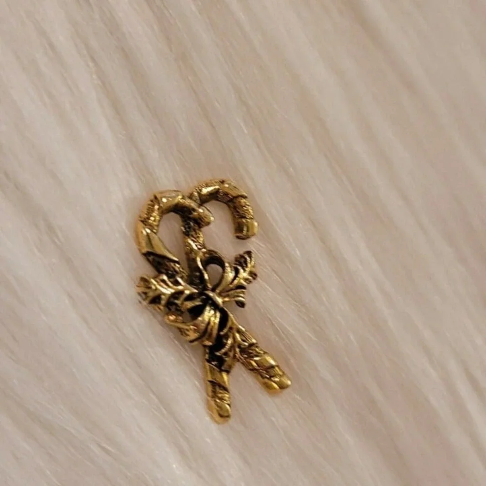 Vintage Double Candy Cane Pin Christmas Gold Tone Metal Ribbon Bow Textured 5972